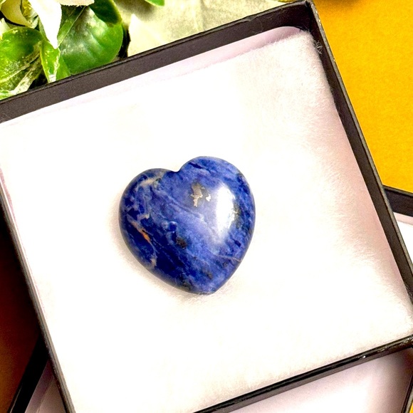 Sodalite Heart Stone - Picture 2 of 2